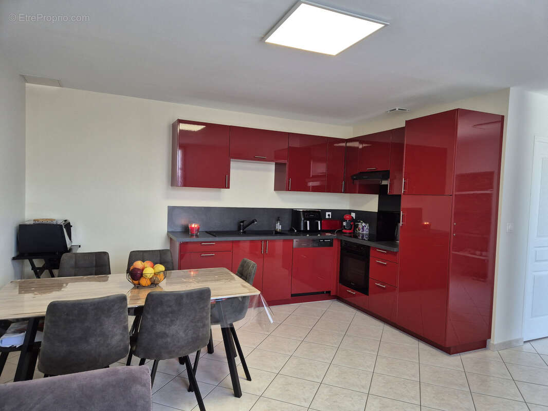 Maison à SAINT-LAURENT-DE-LA-PREE