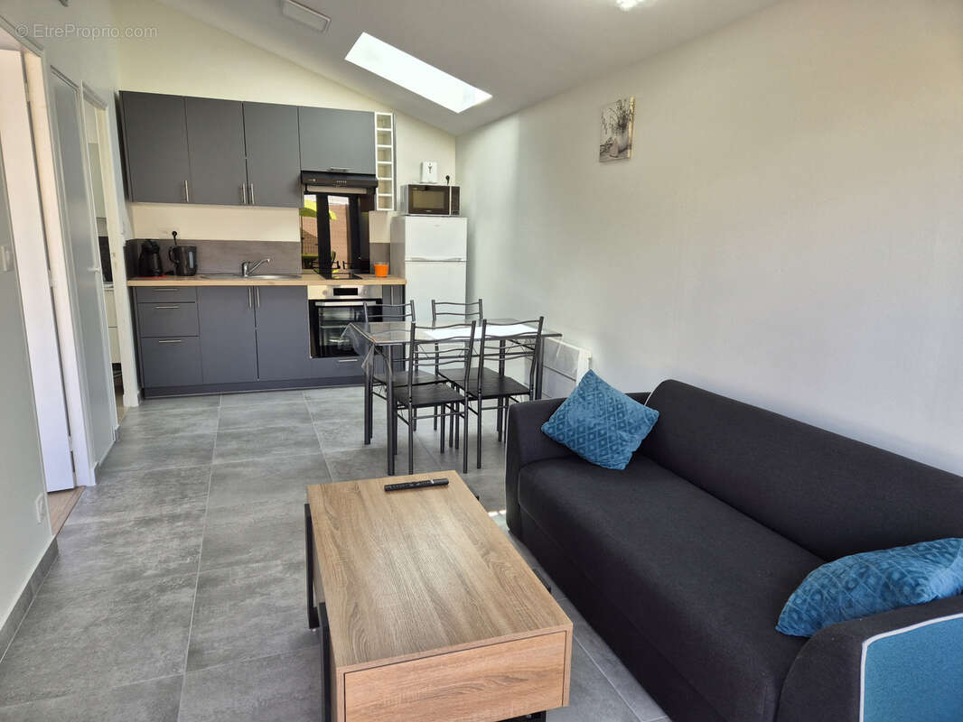 Maison à SAINT-LAURENT-DE-LA-PREE