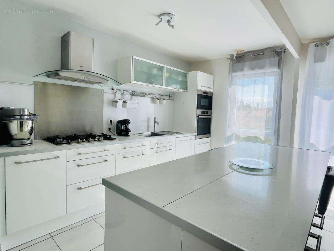 Appartement à PORT-DE-BOUC