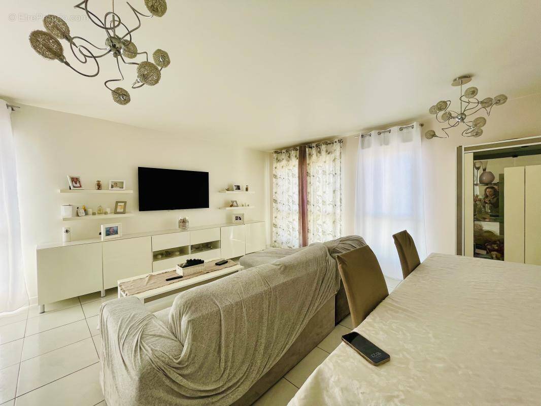 Appartement à PORT-DE-BOUC