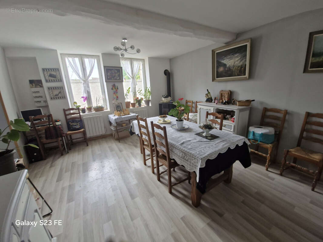 Maison à LIGNY-LE-CHATEL