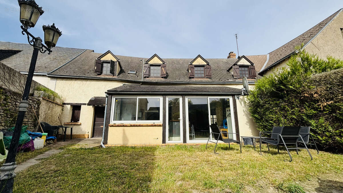 Maison à CLOYES-SUR-LE-LOIR