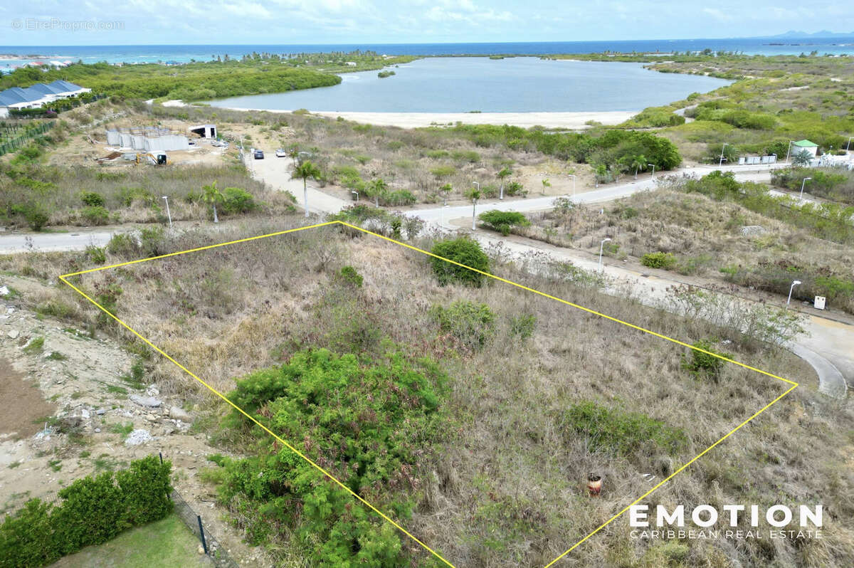 Terrain à SAINT-MARTIN