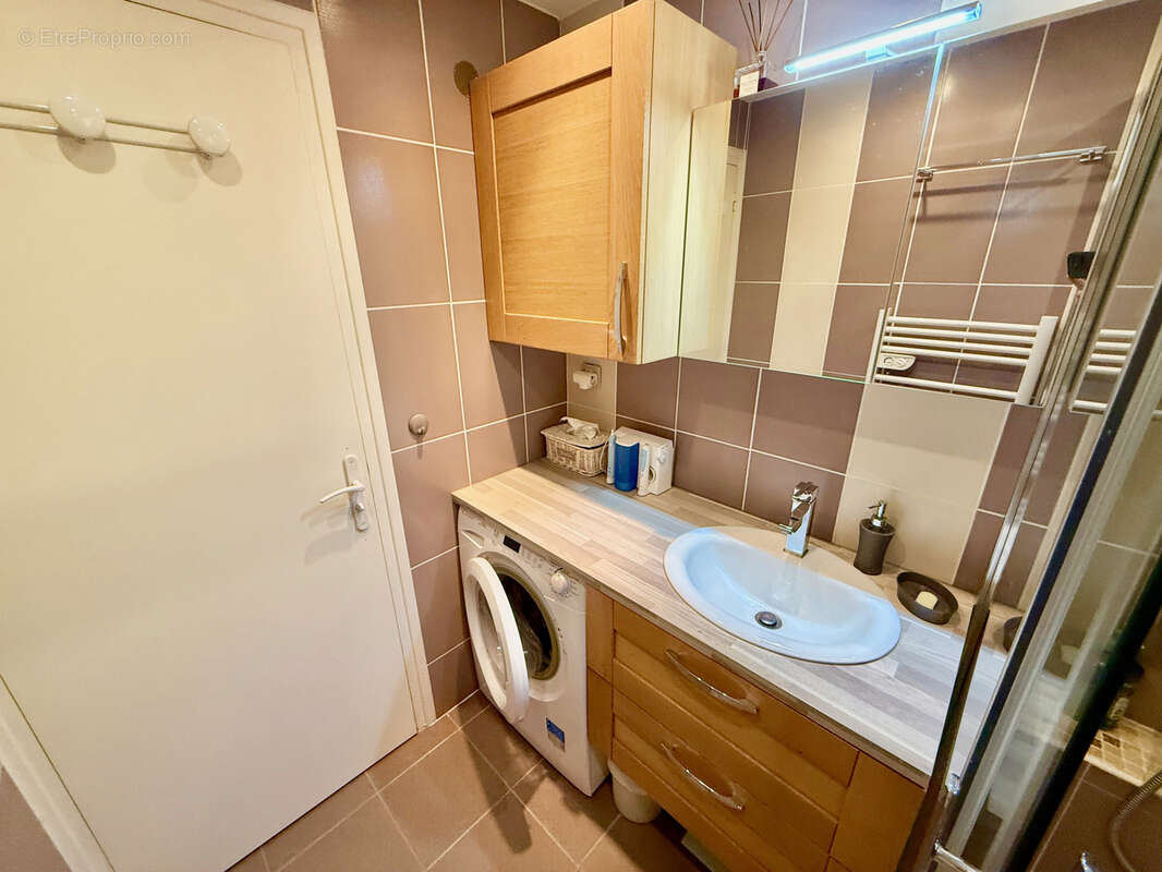 Appartement à LA CROIX-VALMER