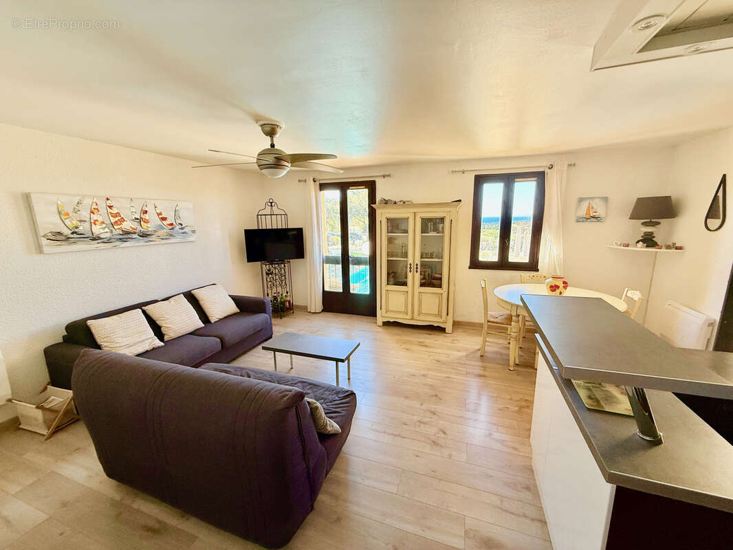 Appartement à LA CROIX-VALMER