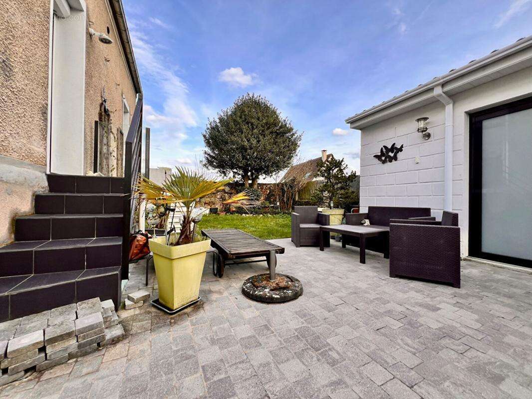 Maison à FLEURY-MEROGIS