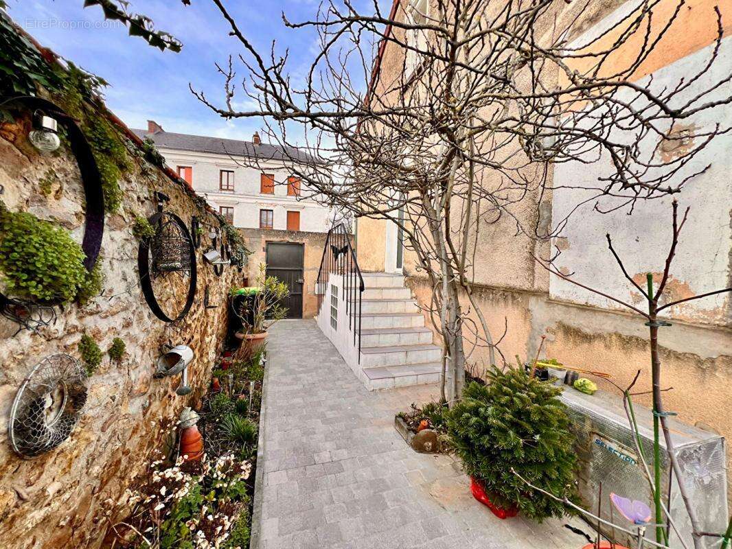 Maison à FLEURY-MEROGIS