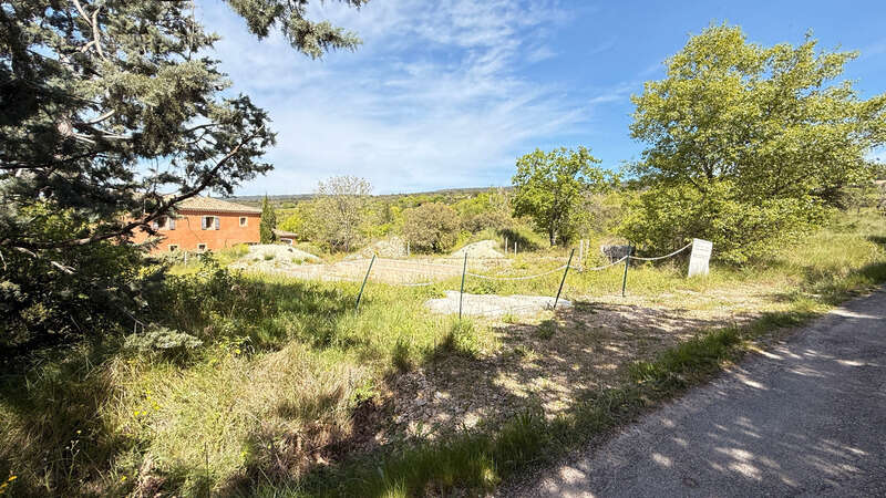 Terrain à SAINT-SATURNIN-LES-APT