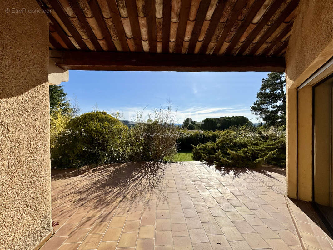 Maison à LA BASTIDE-DES-JOURDANS