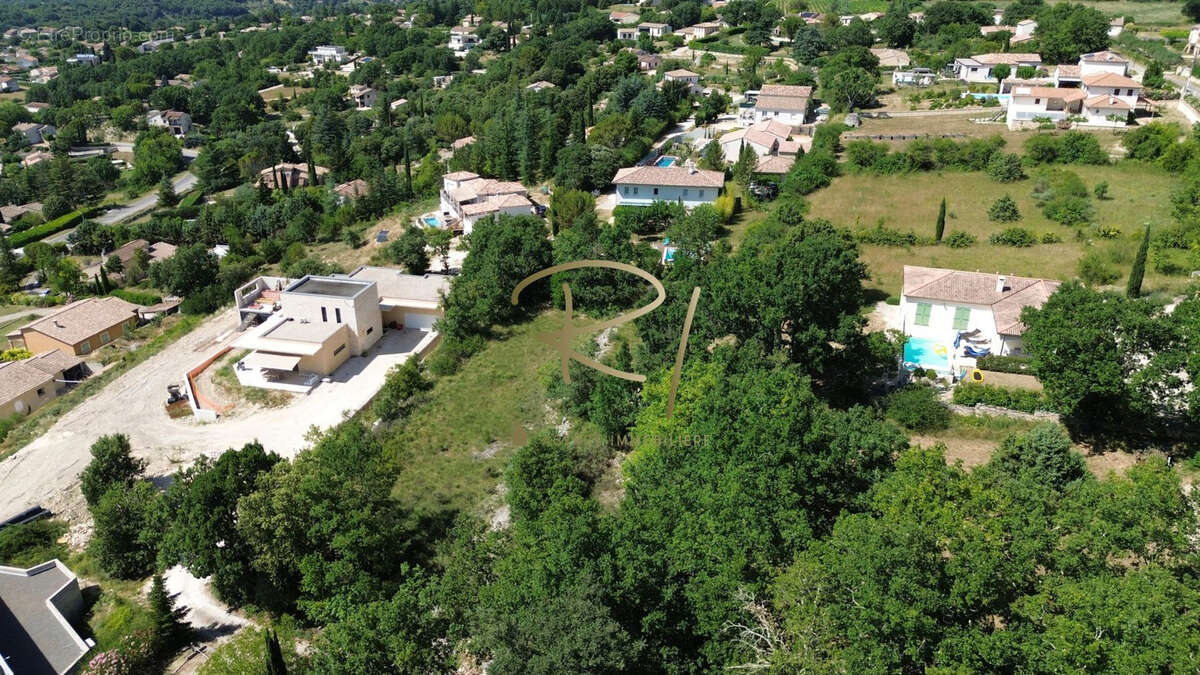 Terrain à BARJAC