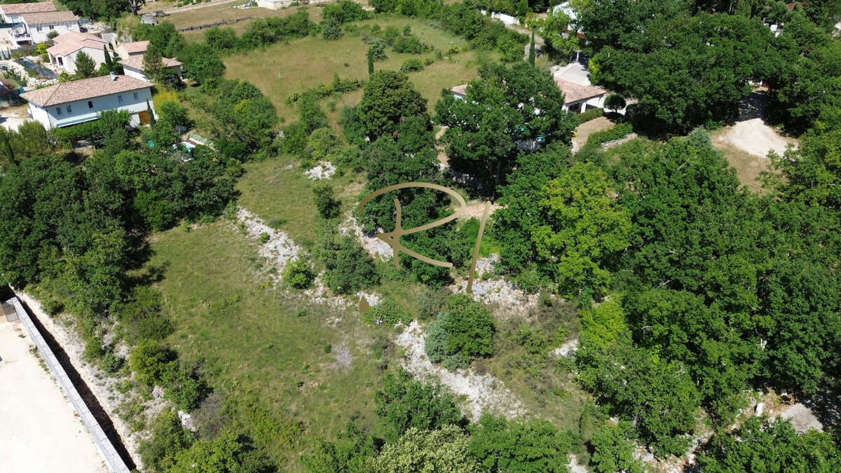 Terrain à BARJAC