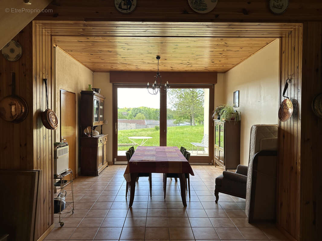 Maison à VILLE-SUR-ILLON