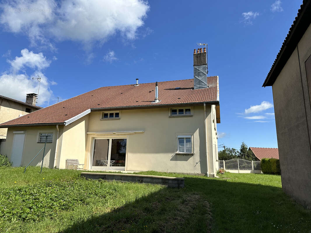 Maison à VILLE-SUR-ILLON