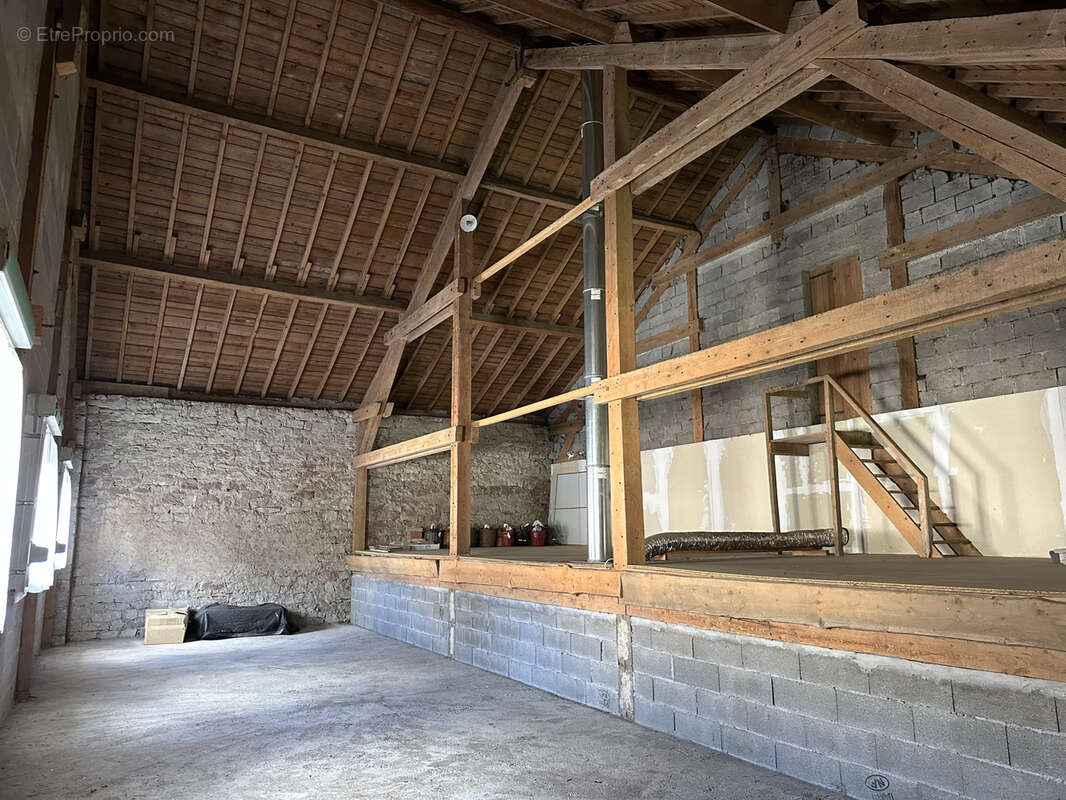 Maison à VILLE-SUR-ILLON