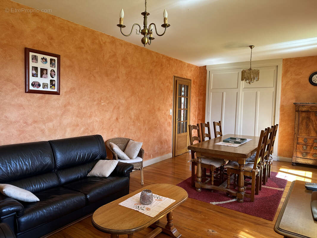 Maison à VILLE-SUR-ILLON