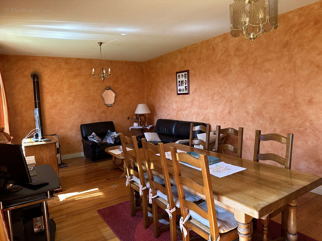 Maison à VILLE-SUR-ILLON