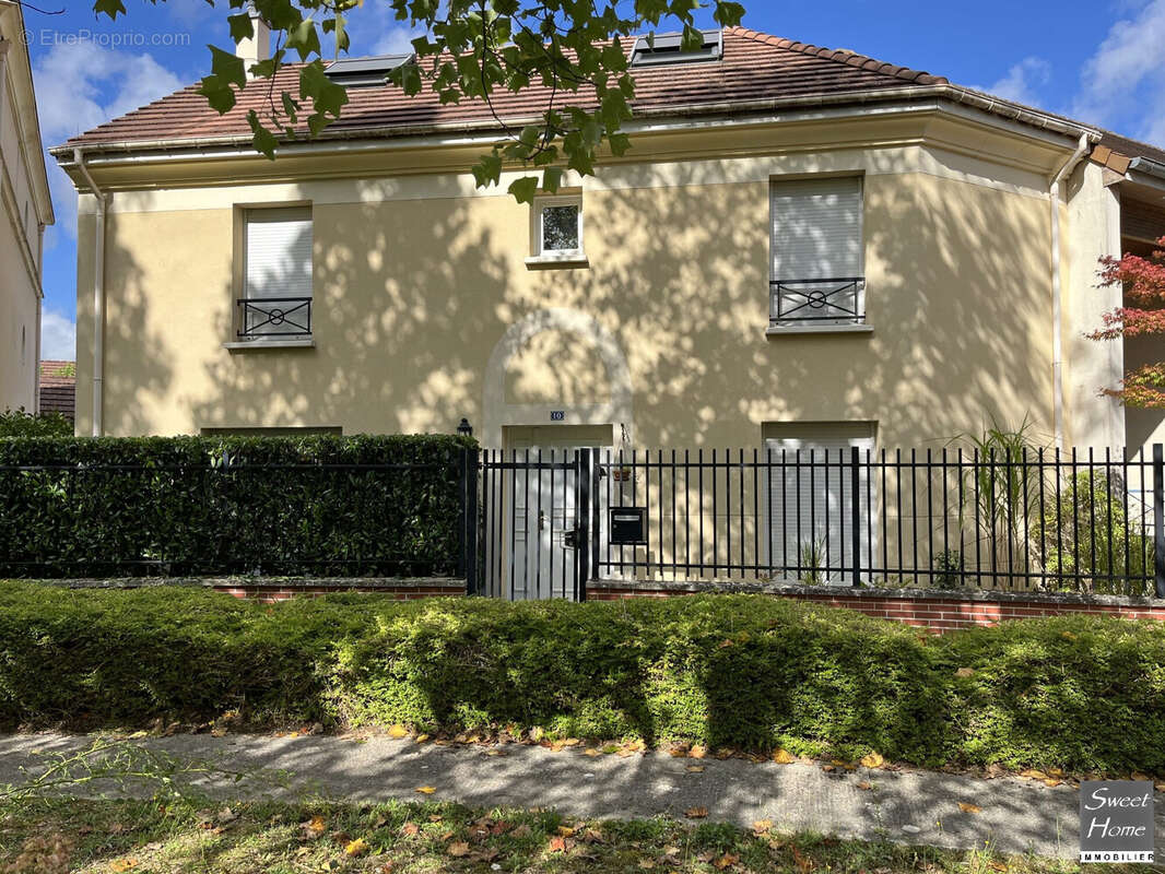 Maison à MAGNY-LES-HAMEAUX