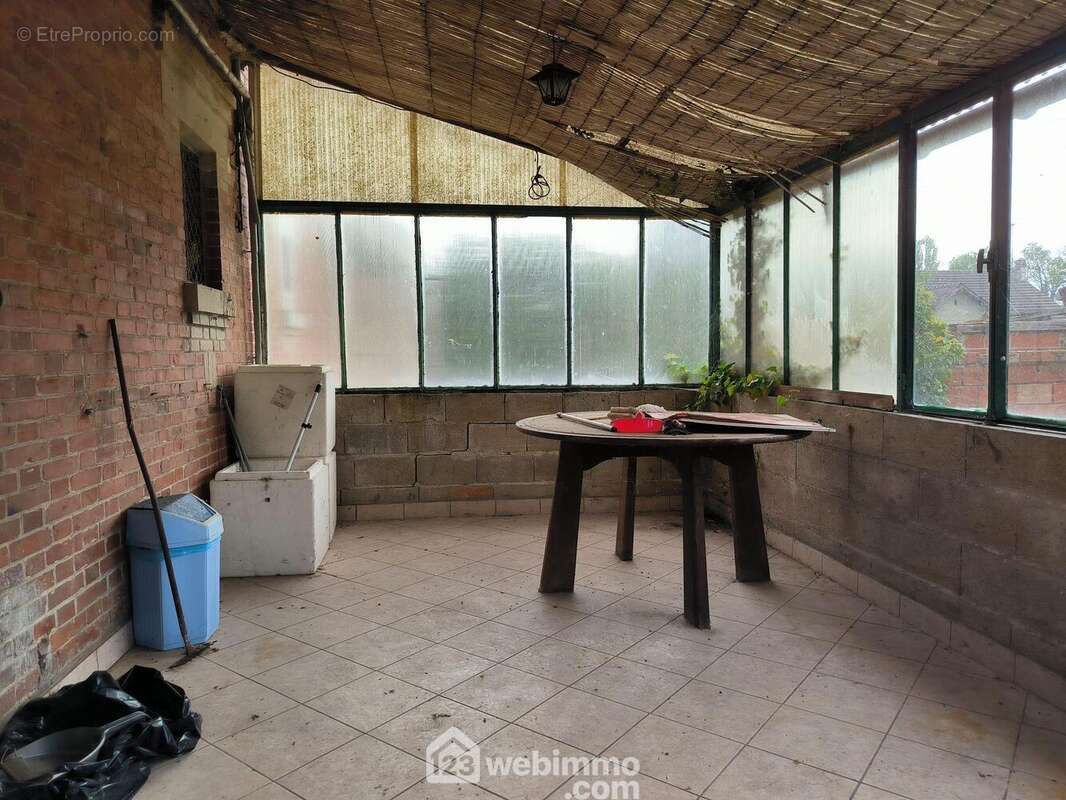 Une véranda de 17 m² - Maison à VAILLY-SUR-AISNE