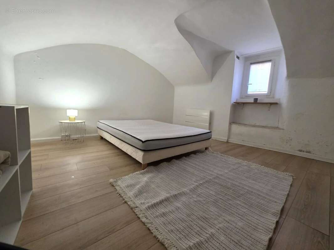 Appartement à LE MUY