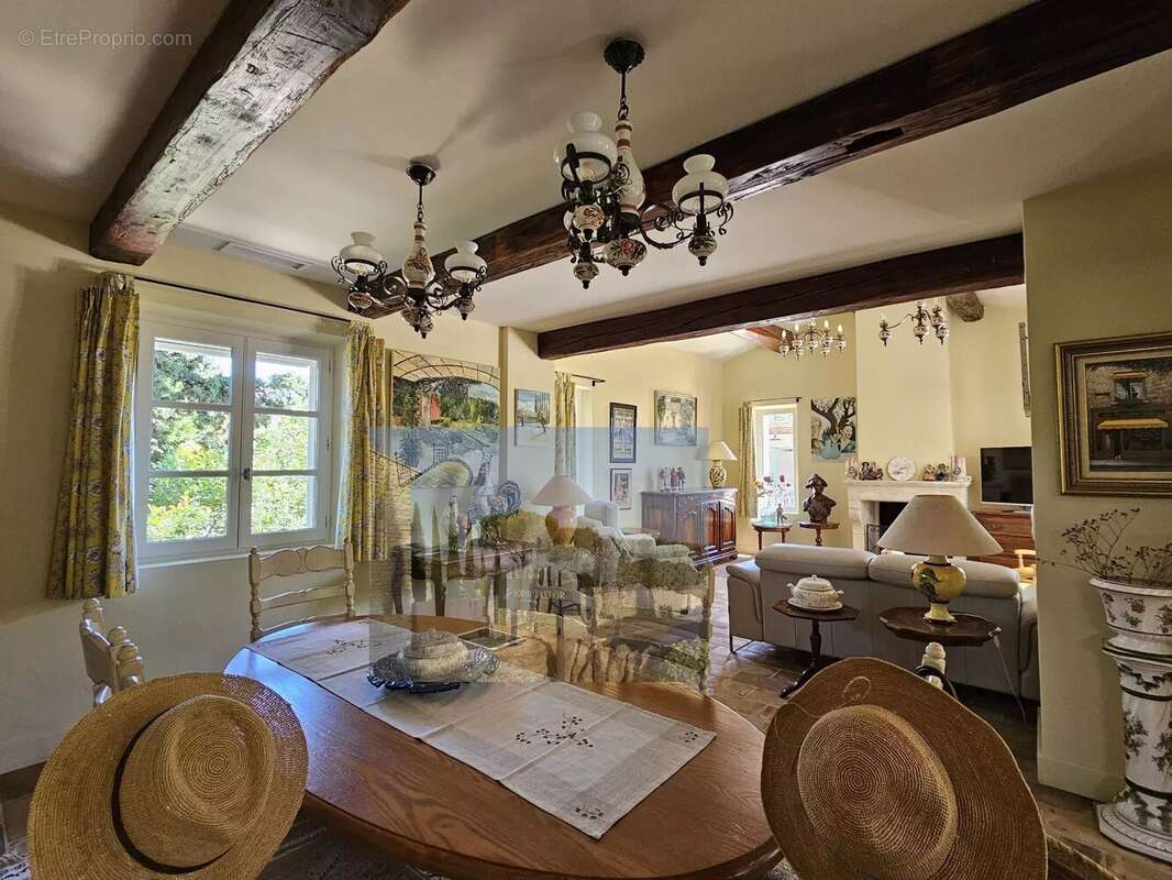 Maison à EYGALIERES