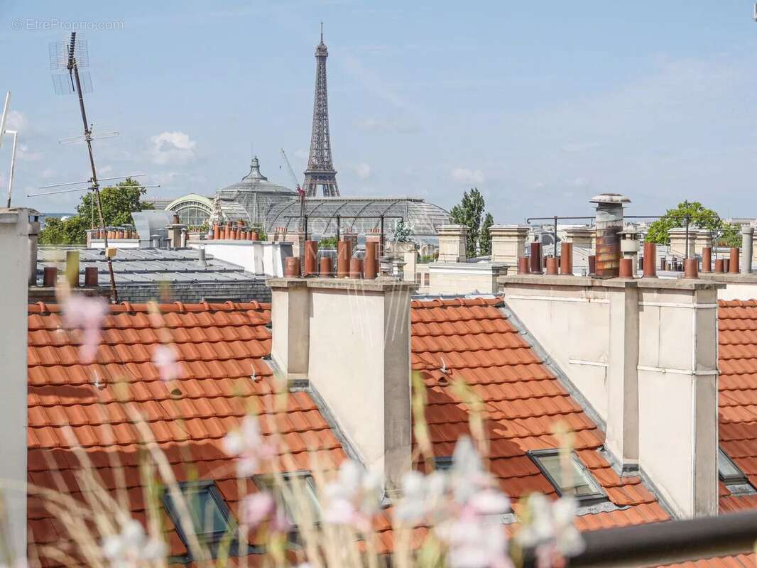 Appartement à PARIS-8E