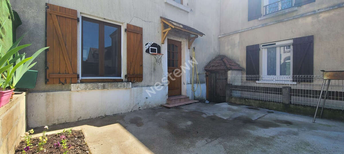 Maison à SAINT-MARTIN-DU-TERTRE