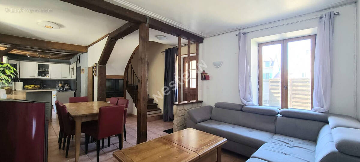 Maison à SAINT-MARTIN-DU-TERTRE