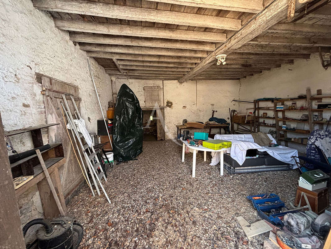 Maison à SAINT-DENIS-DE-L&#039;HOTEL