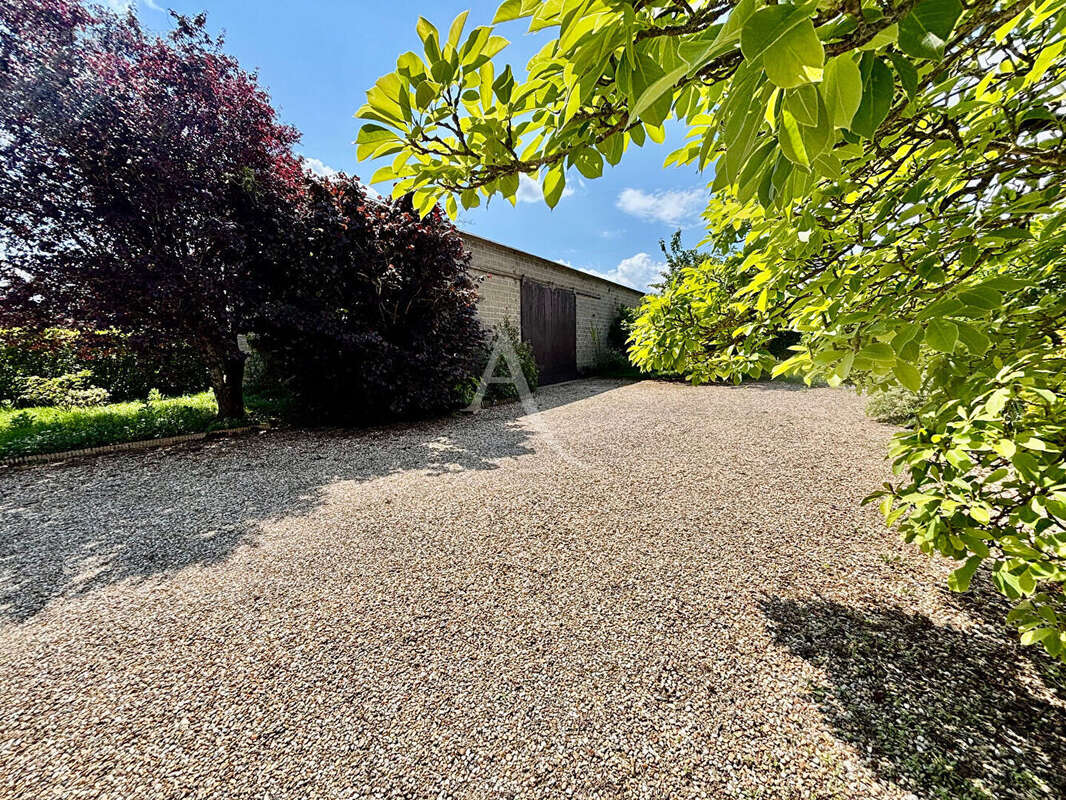Maison à SAINT-DENIS-DE-L&#039;HOTEL