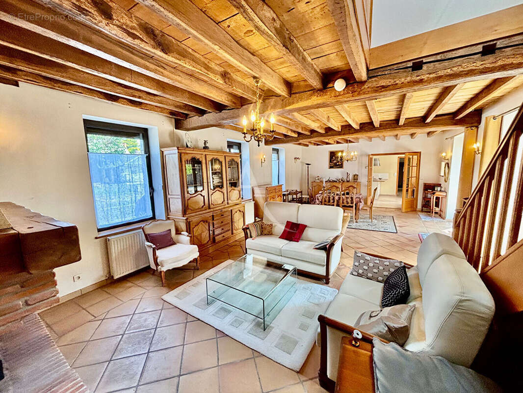 Maison à SAINT-DENIS-DE-L&#039;HOTEL