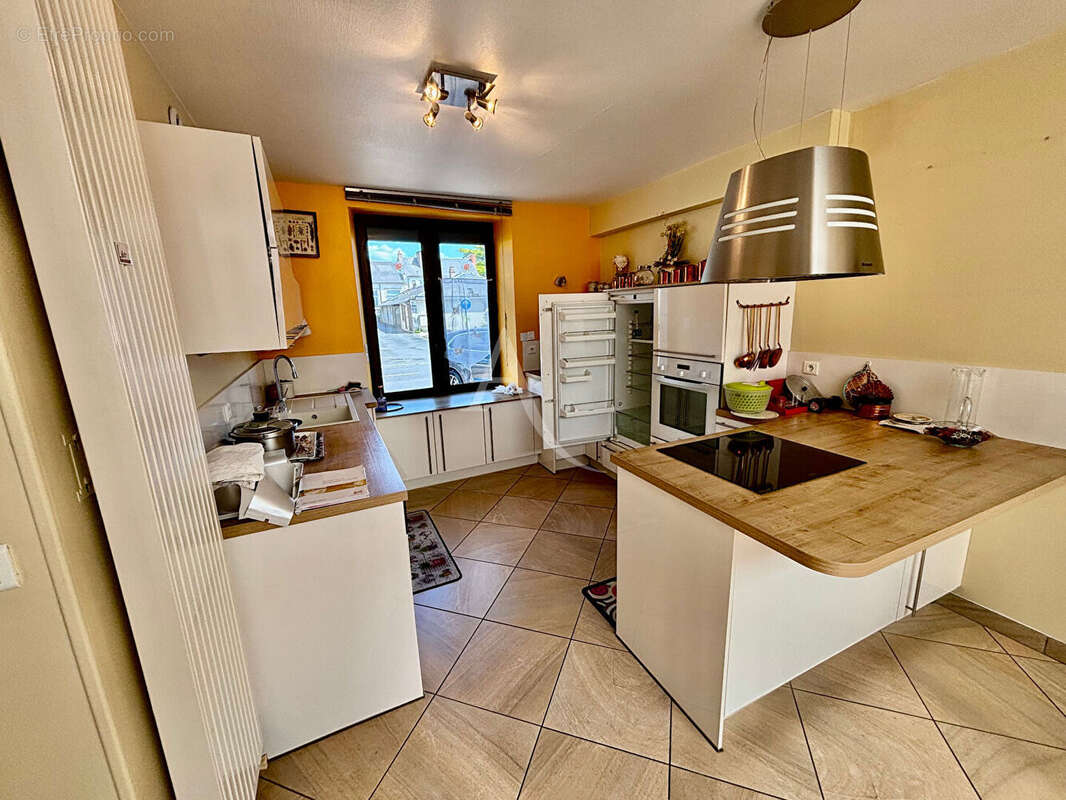 Maison à SAINT-DENIS-DE-L&#039;HOTEL