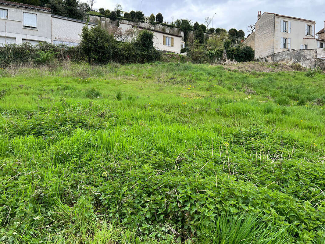 Terrain à ANGOULEME