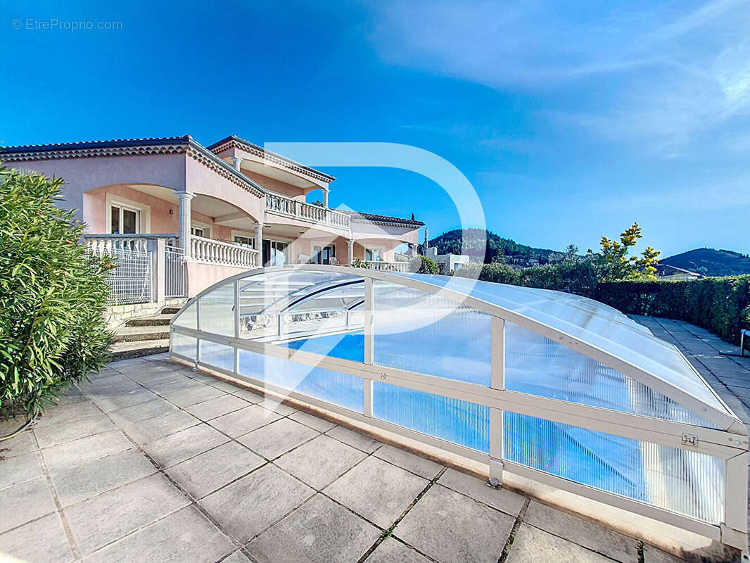 Maison à VILLENEUVE-DE-BERG