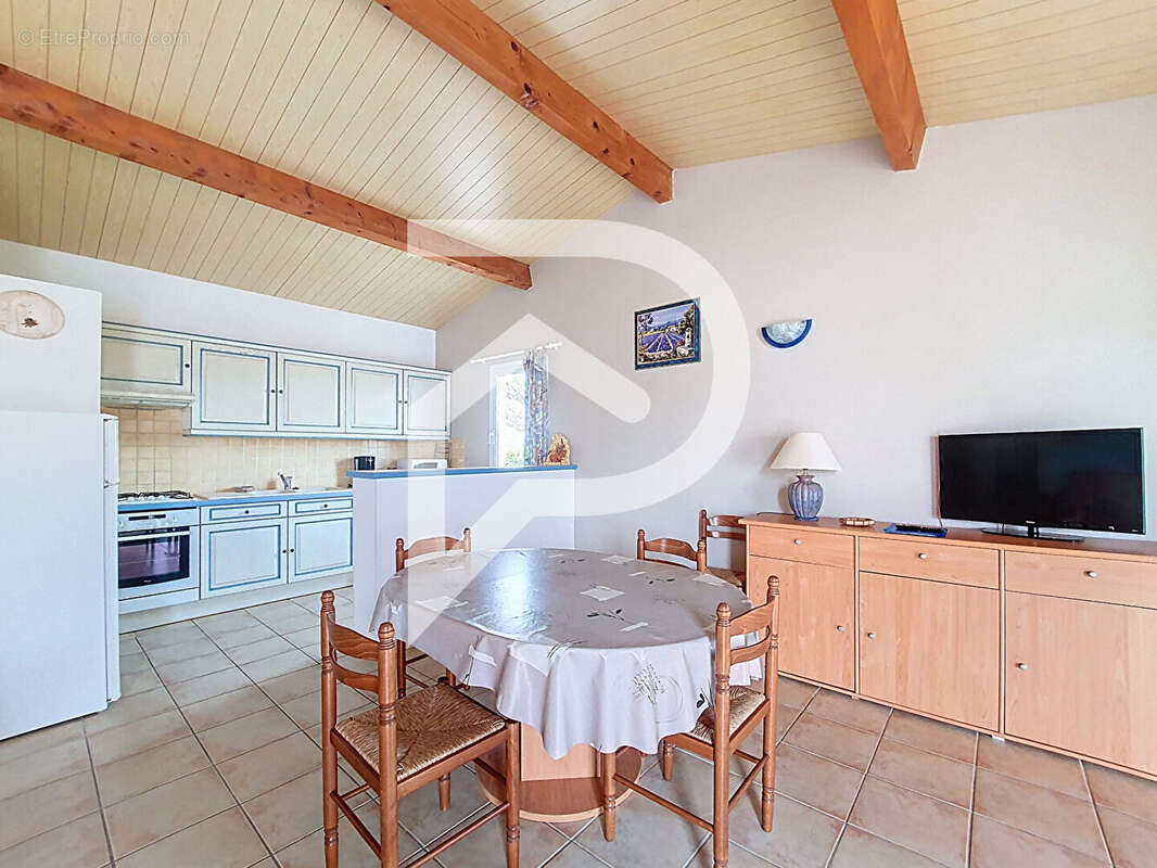 Maison à VILLENEUVE-DE-BERG