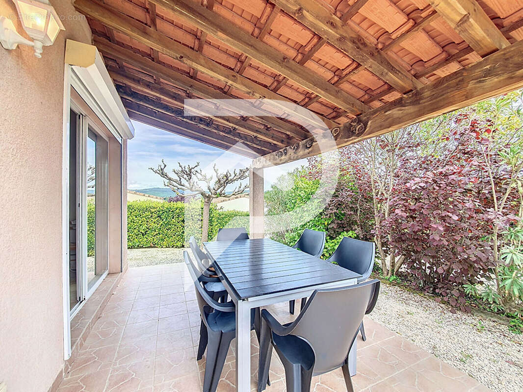 Maison à VILLENEUVE-DE-BERG