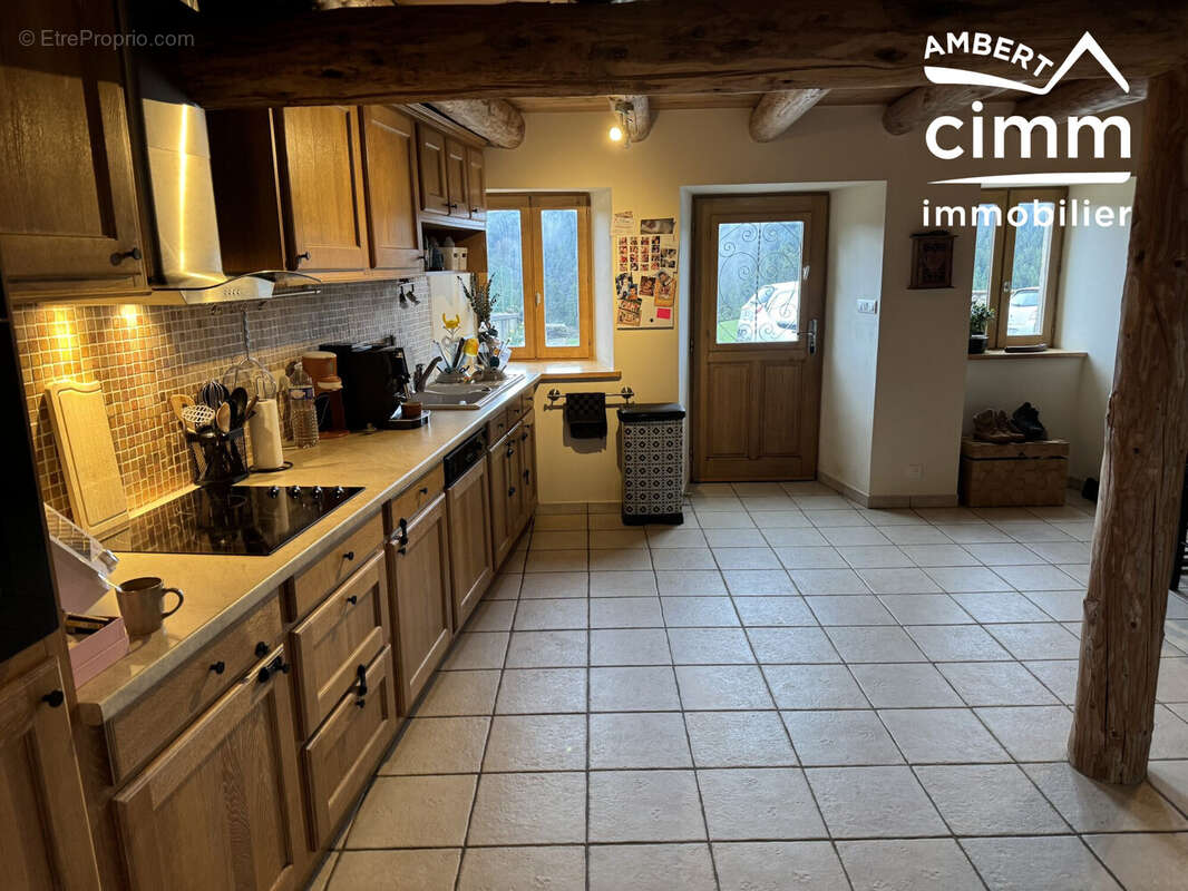 Maison à SAINT-ALYRE-D'ARLANC