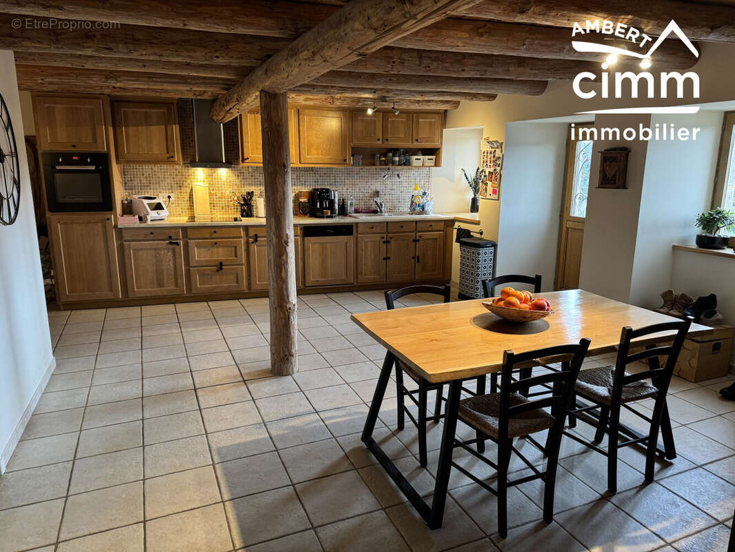 Maison à SAINT-ALYRE-D'ARLANC