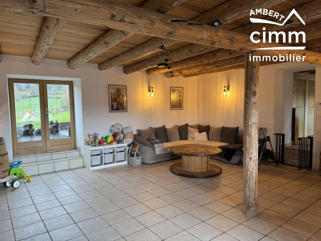 Maison à SAINT-ALYRE-D'ARLANC