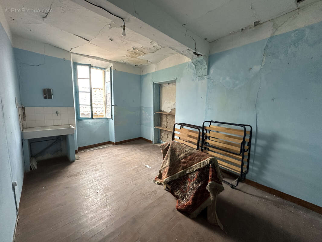 Maison à COUSTOUGES