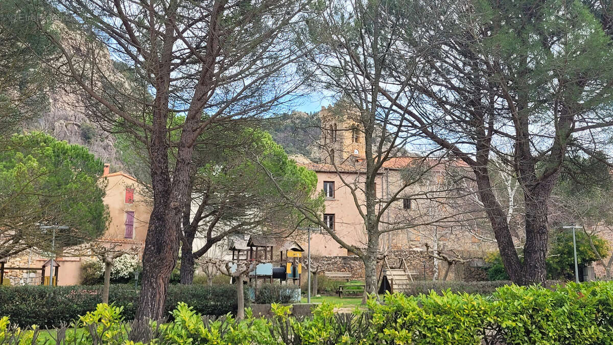 Maison à COUSTOUGES