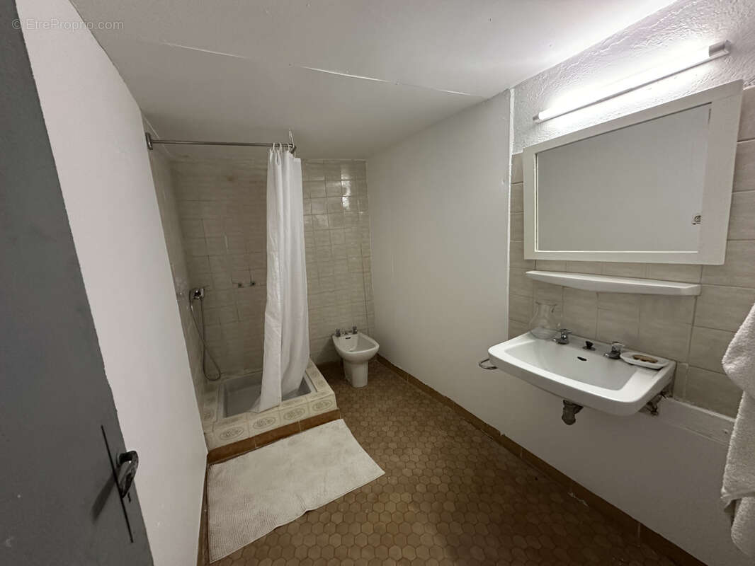 Maison à COUSTOUGES