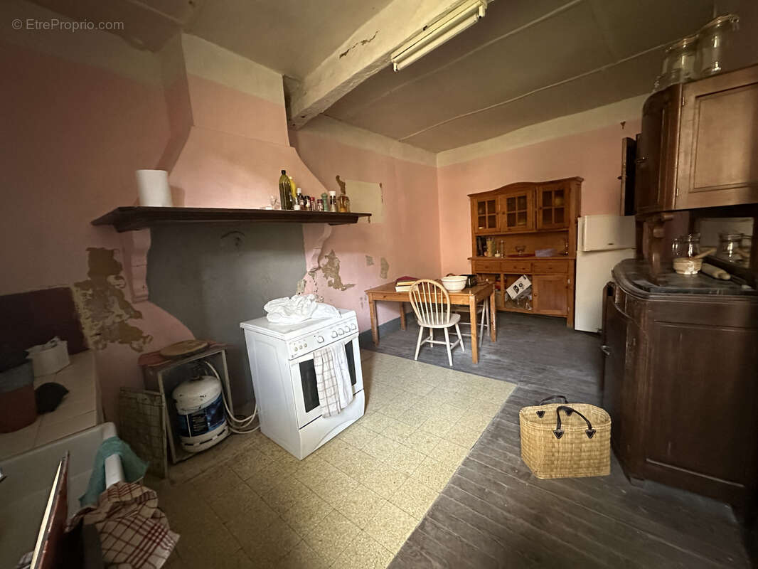 Maison à COUSTOUGES