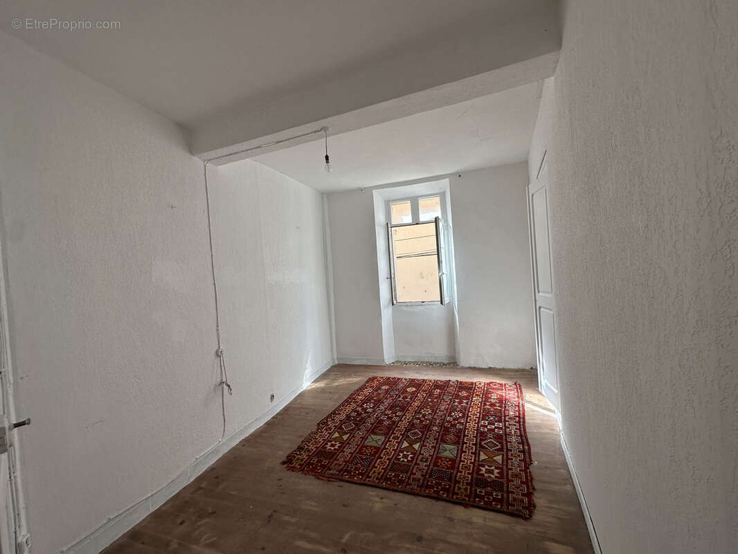 Maison à COUSTOUGES