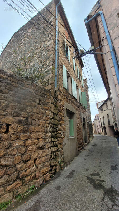 Maison à COUSTOUGES