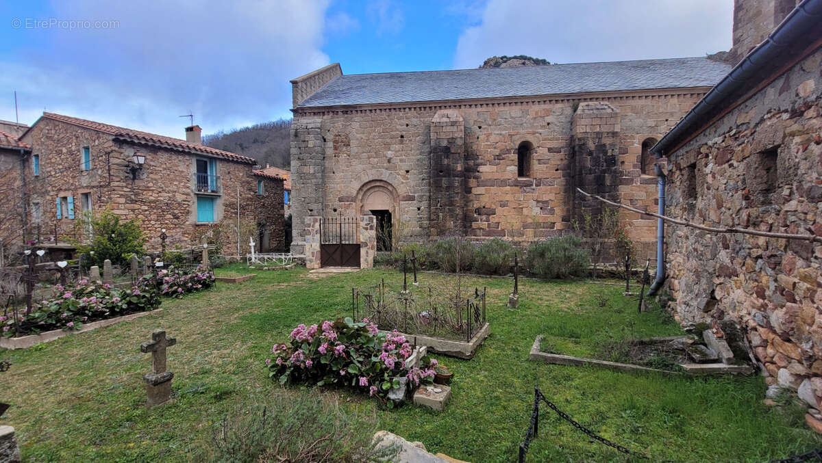 Maison à COUSTOUGES