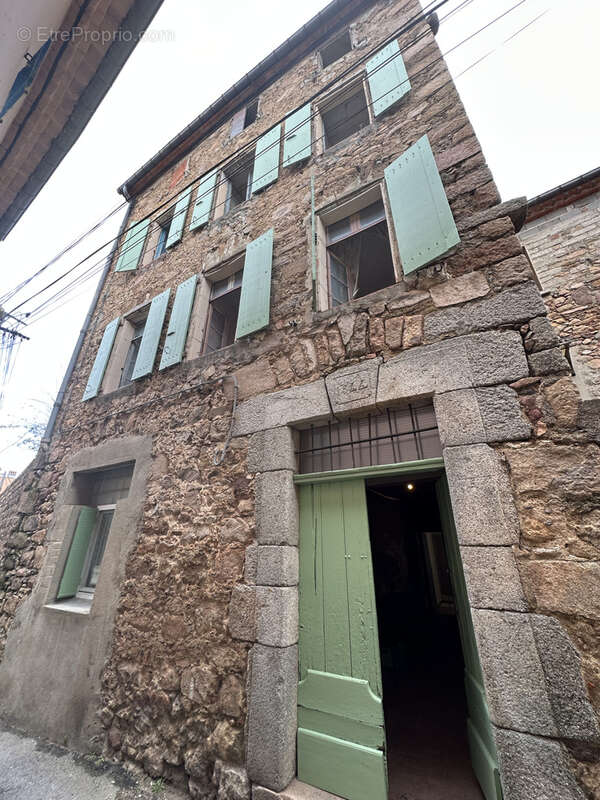 Maison à COUSTOUGES