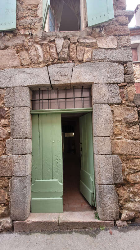 Maison à COUSTOUGES