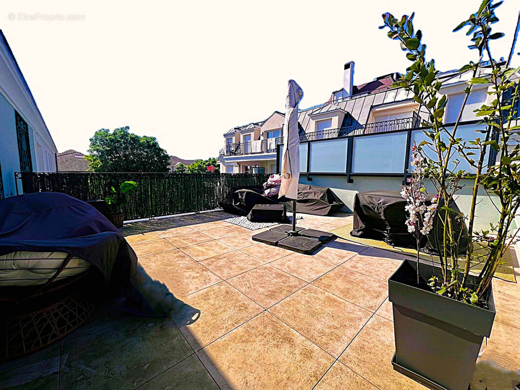 Appartement à LE BLANC-MESNIL