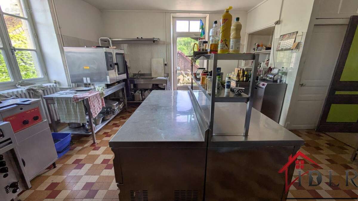 Commerce à LONS-LE-SAUNIER