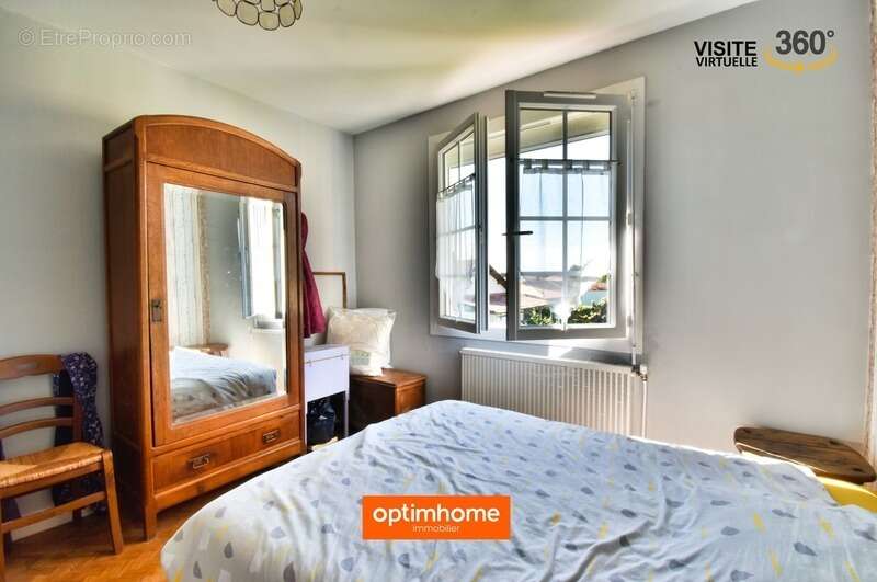 Maison à AMBARES-ET-LAGRAVE